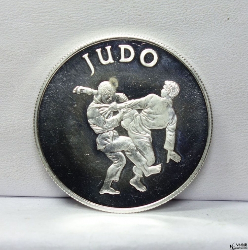 Lot82-111: 1980年莫斯科第22屆奧運會摔跤紀(jì)念15.3g銀章 無盒證